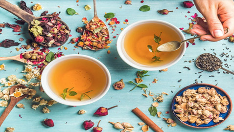 إليكم 6 أنواع من شاي الأعشاب لتخفيف أعراض الصداع