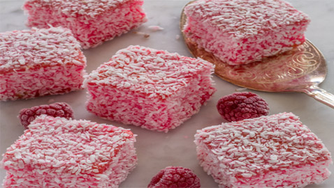 لمحبي الحلويات الصغيرة.. طريقة تحضير حلوى كيك لامنجتون الوردي