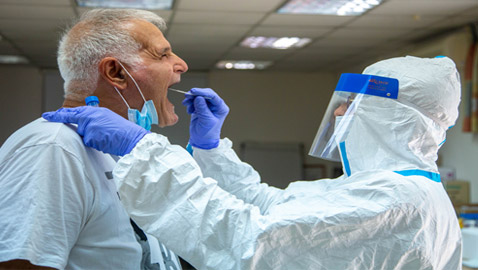 قفزة غير مسبوقة.. نصف مليون إصابة بفيروس كورونا في يوم واحد