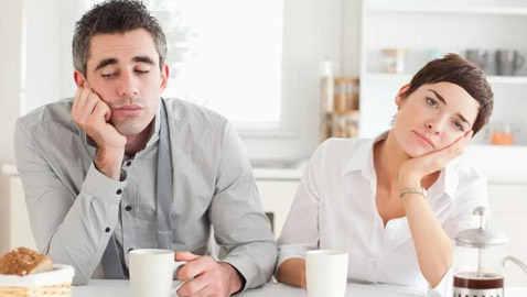 الحلول المثالية لكسر الملل وروتين الحياة الزوجية