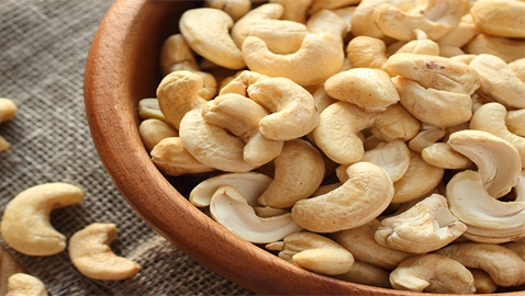 ما سر الكاجو السام؟ ولماذا لا يصيبنا سمه؟