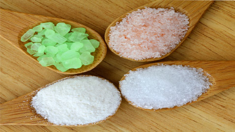 ما الفرق بين أنواع الملح: ملح الهيمالايا الوردي، ملح البحر وملح كوشر؟