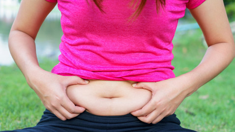 ما هي أسباب انتفاخ البطن وكيف يمكن التخلص من هذه المشكلة المزعجة؟