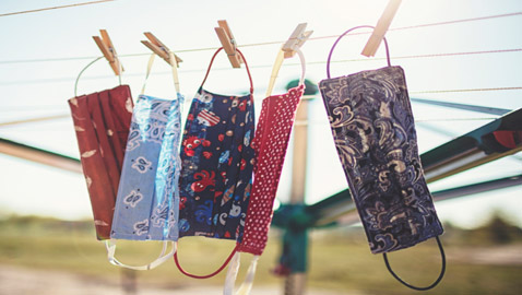 متى يصبح تغيير وغسل أقنعة الوجه القماشية والقطنية واجبا؟