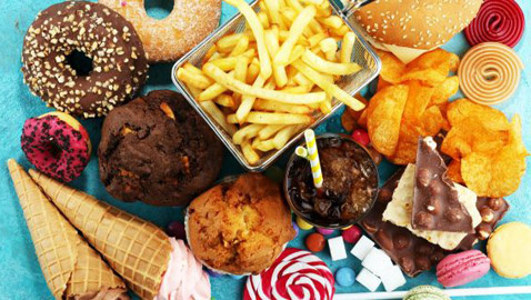 هذه الأطعمة ضارة بصحة الأطفال