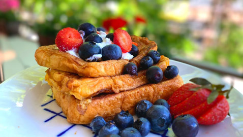 طريقة تحضير حلوى الفرنش توست بالفواكه