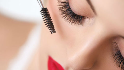 5 نصائح للحصول على رموش جذابة صحية وبراقة..