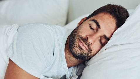 دراسة علمية تكشف فوائد النوم العميق على الدماغ.. يزيل البروتينات السامة