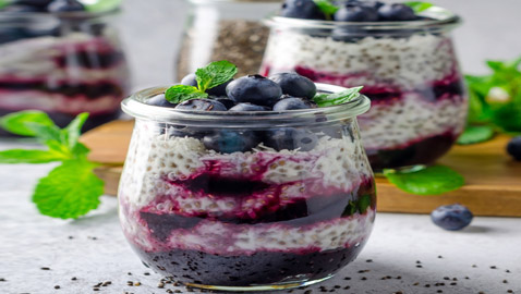 وصفة بودينغ زبدة الفول السوداني وبذور الشيا لوجبة فطور لذيذة وصحية