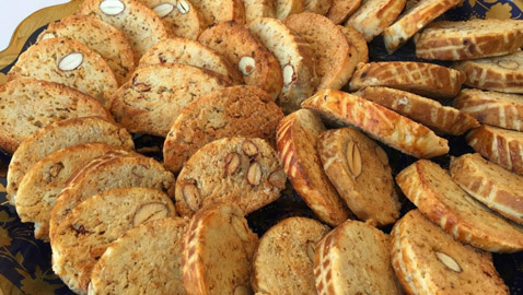 الحلوى التي تزين كل المناسبات السعيدة.. وصفة الفقاص المغربي باللوز