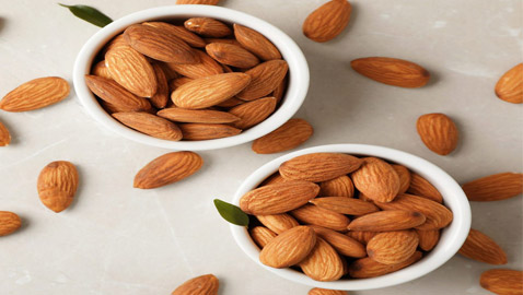 ماذا يحدث للجسم عند تناول اللوز يوميا؟