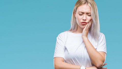 قد لا تراه لكن هذا لا يعني أنه غير موجود.. والأهم، متى يُفترض عليك خلع ضرس العقل؟