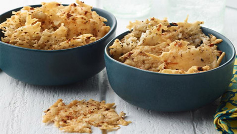 إليكم وصفة رقائق القرنبيط بالثوم والأعشاب.. وجبة مبتكرة على مائدتكم