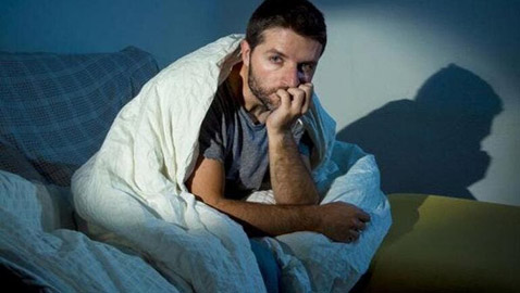 طرق العودة للنوم عند الاستيقاظ ليلاً!